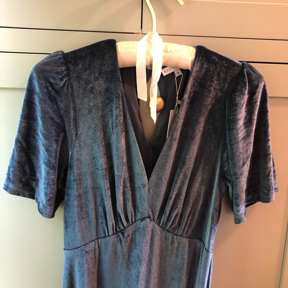 Elegant Blue Velvet Maxi Dress - Picture 4 of 5